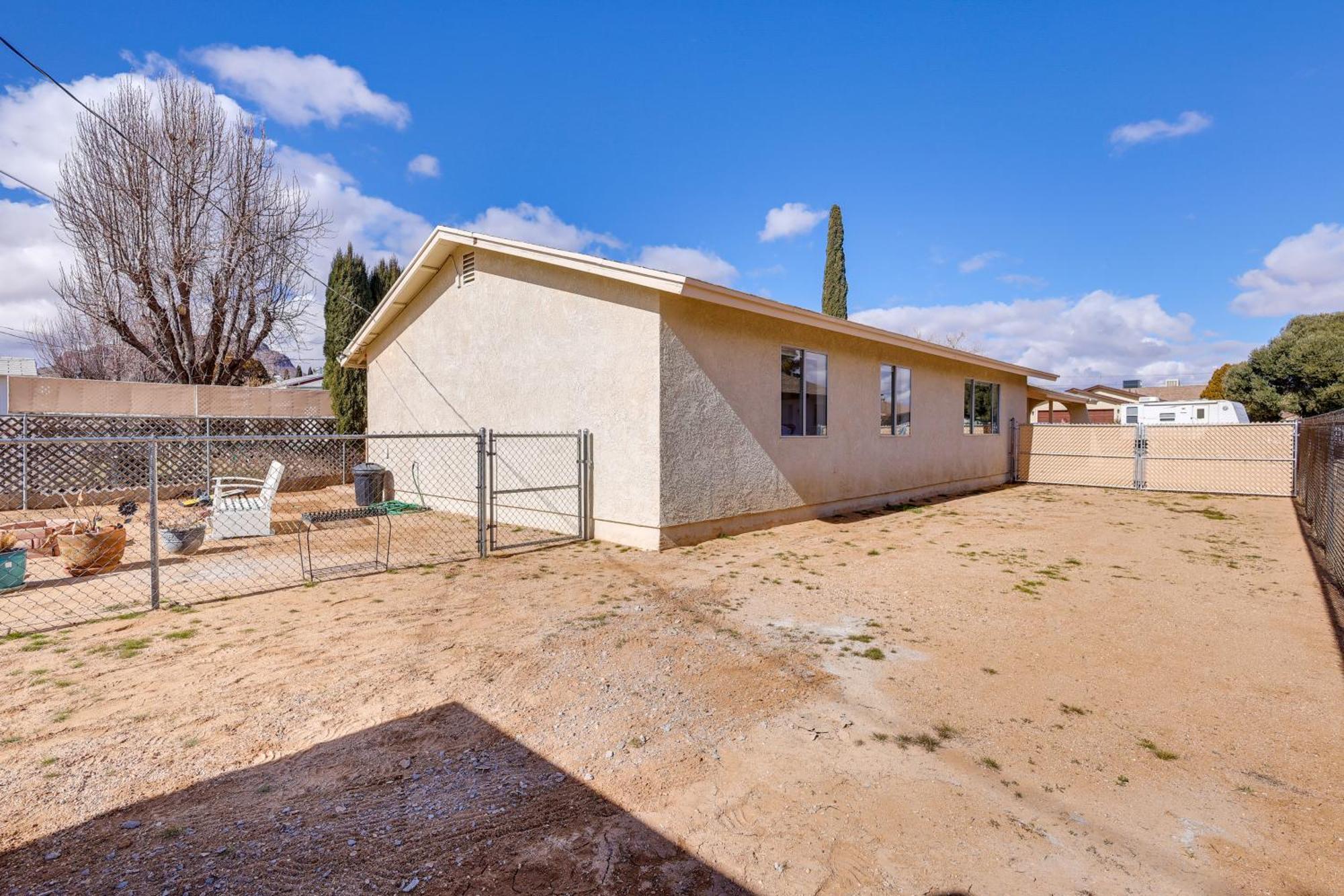Kingman Vacation Rental With Yard And Fire Pit Esterno foto